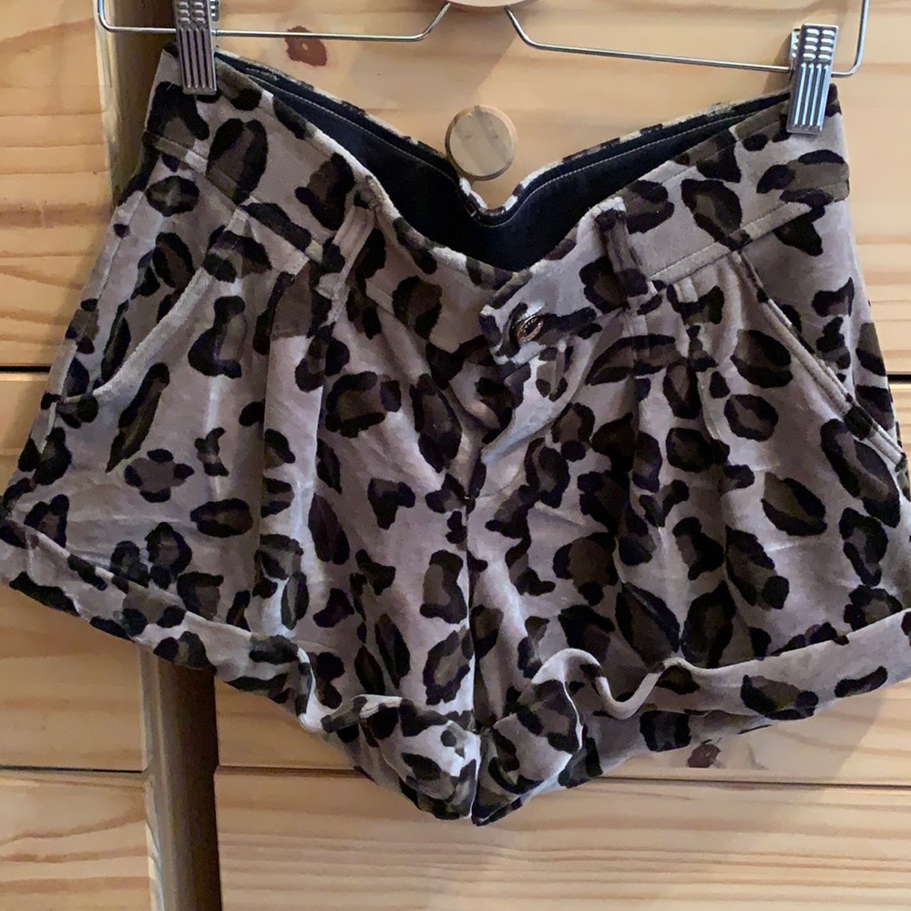 Velour leopard shorts